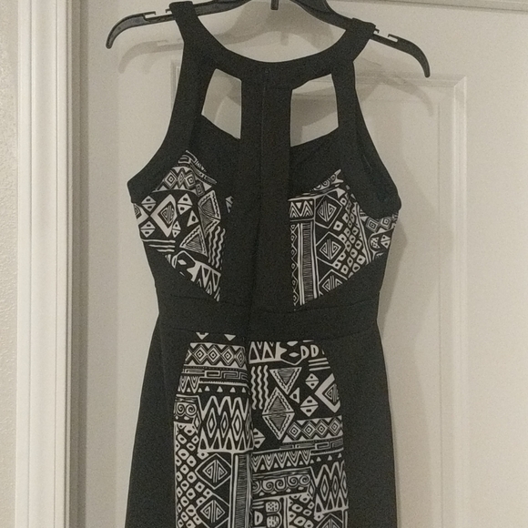 Cut out dress - Picture 3 of 4
